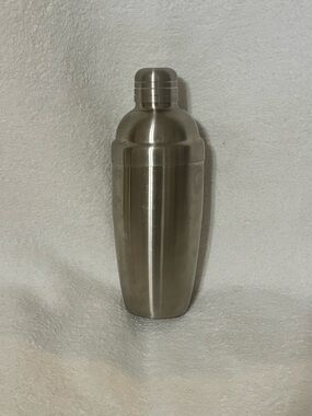 Professional Stainless Cocktail Shaker - Silver